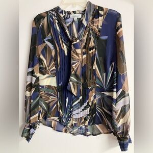 Jennifer Lopez Women’s Blouse, Medium, V Neck w Tie, Pin Pleats, Browns/Blues